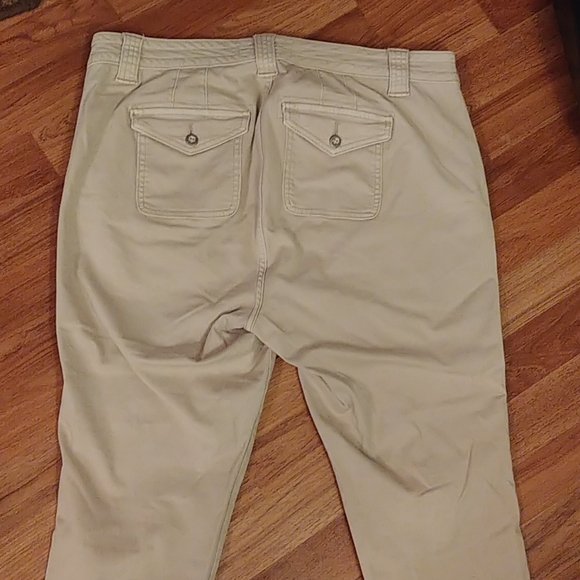 Torrid Cargo Capri's - Picture 5 of 6